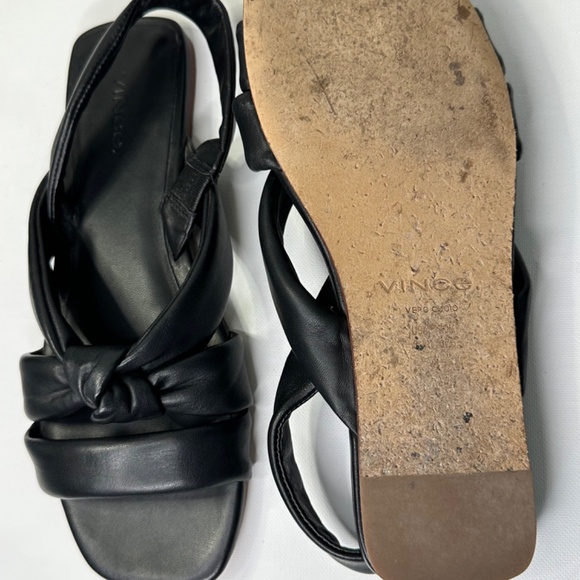VINCE black leather flat sandals - Picture 14 of 16
